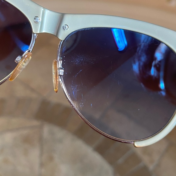 Tom Ford Women's Sunglasses TF365
Leona Cat Eye Grey Silver Lens Brown gradient - Picture 8 of 11